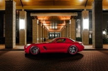  Mercedes-Benz SLS  